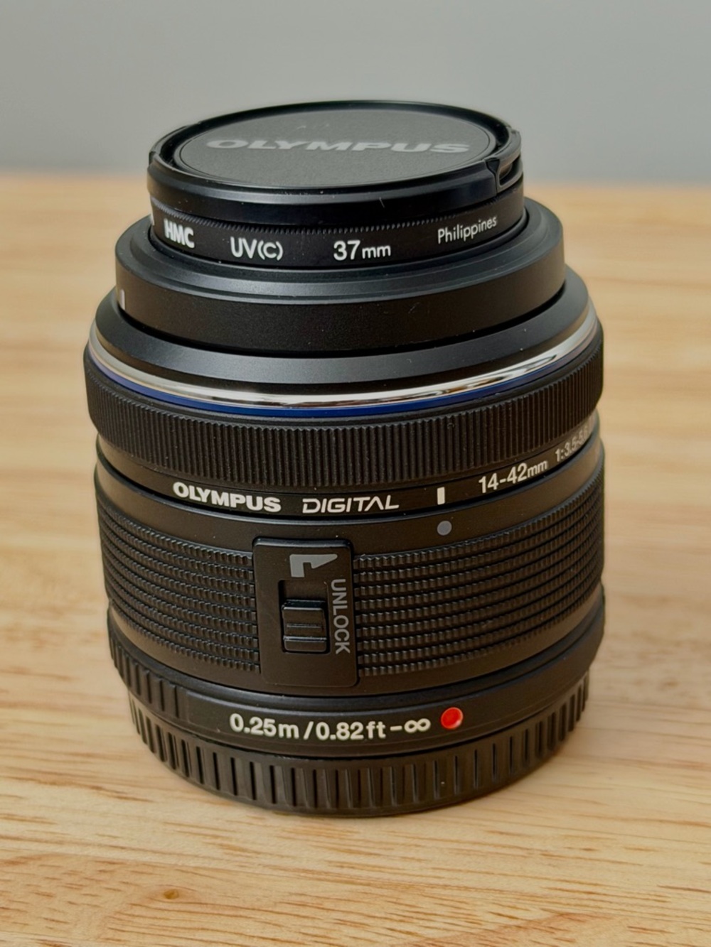 Olympus Black 14-42mm Digital Zoom Lens with 37mm UV Filter